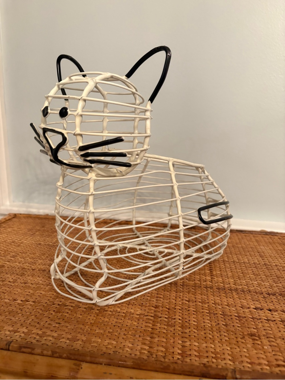 Decorative White Wire Cat Basket - Home Accents